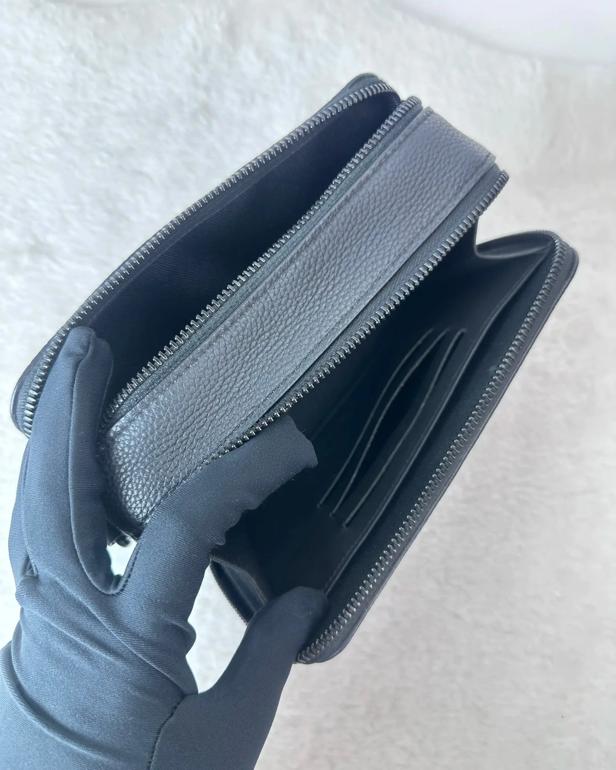 Louis Vuitton Alpha Wearable Wallet - Black - View 6