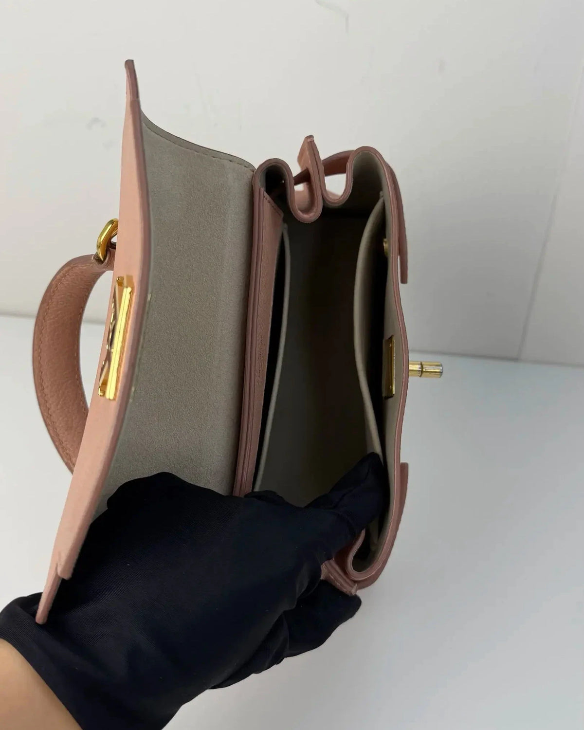 Louis Vuitton Lockme Ever Mini Bag - Rose Trianon - View 7