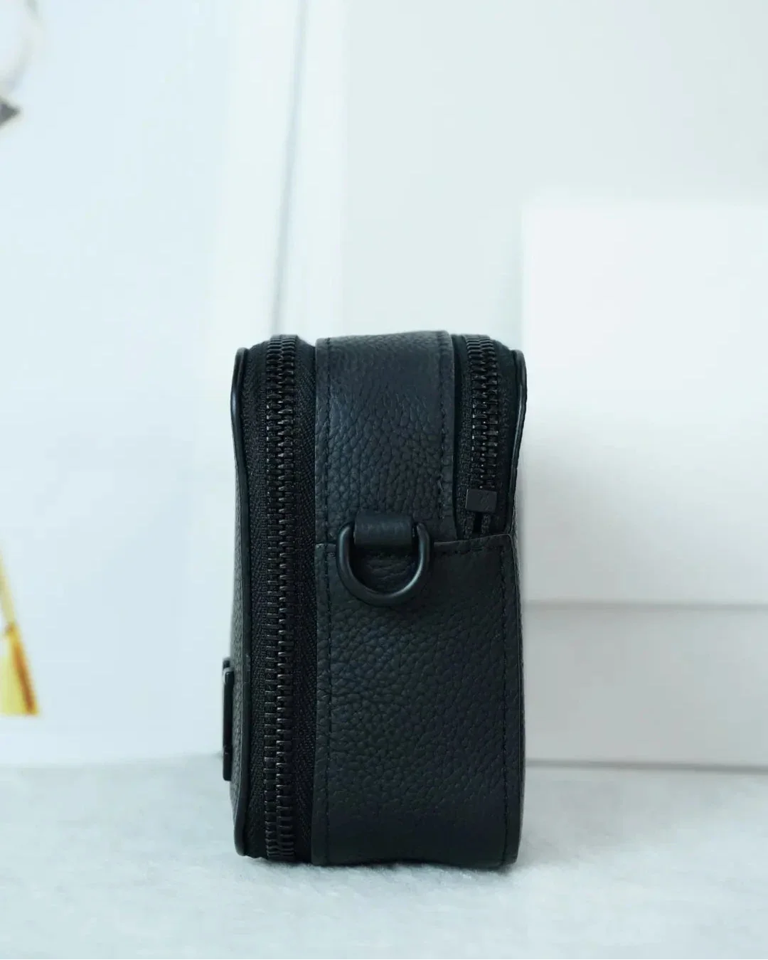 Louis Vuitton Alpha Wearable Wallet - Black - View 3