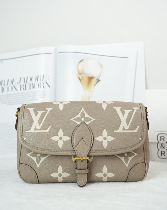 Louis Vuitton Diane Bag - Beige/ Crème - View 1