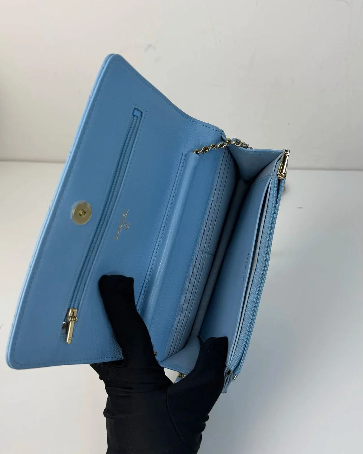 Chanel Classic Wallet On Chain - Light Blue - View 7