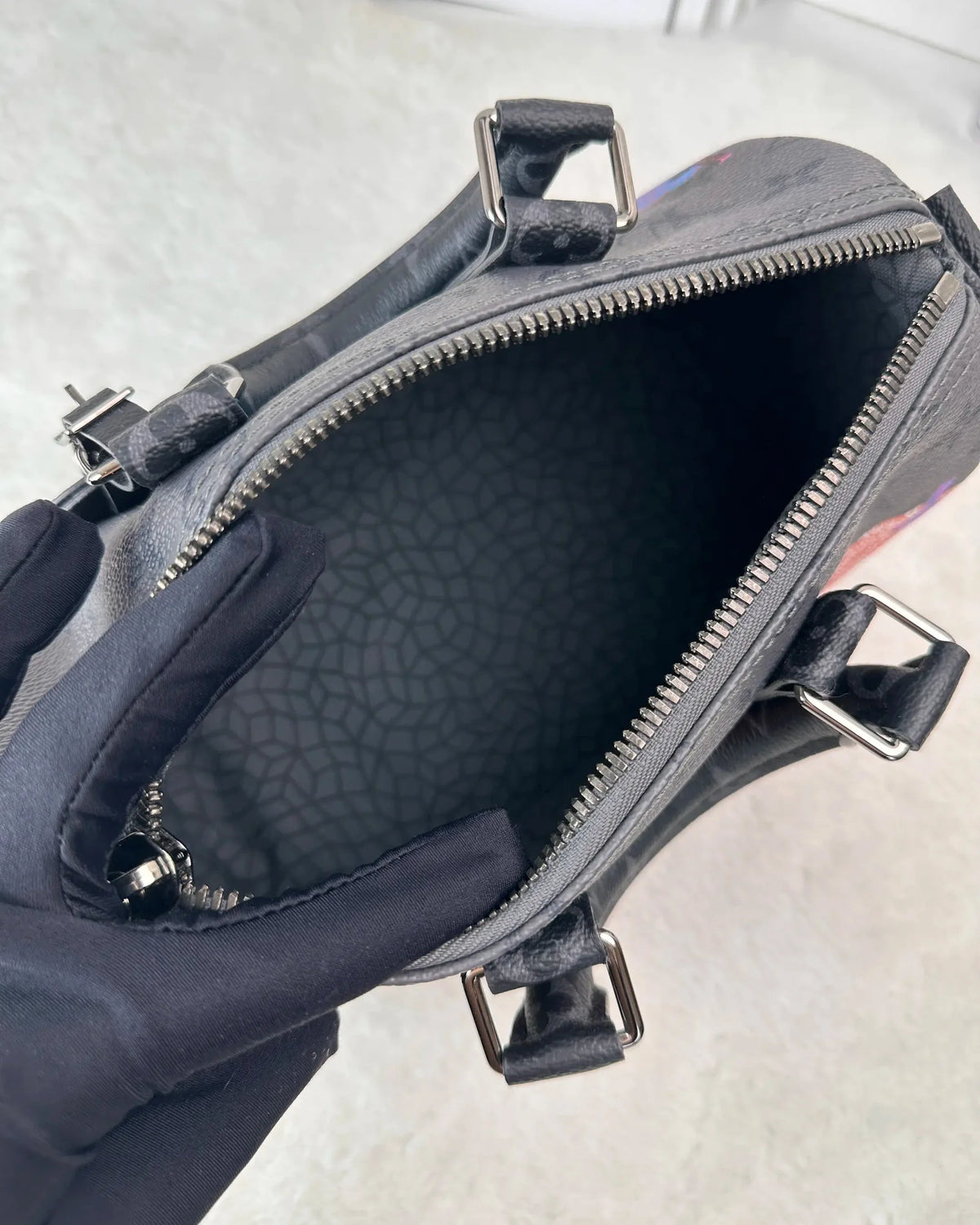 Louis Vuitton Yayoi Kusama Keepall Bandoulière 25 Bag - View 6