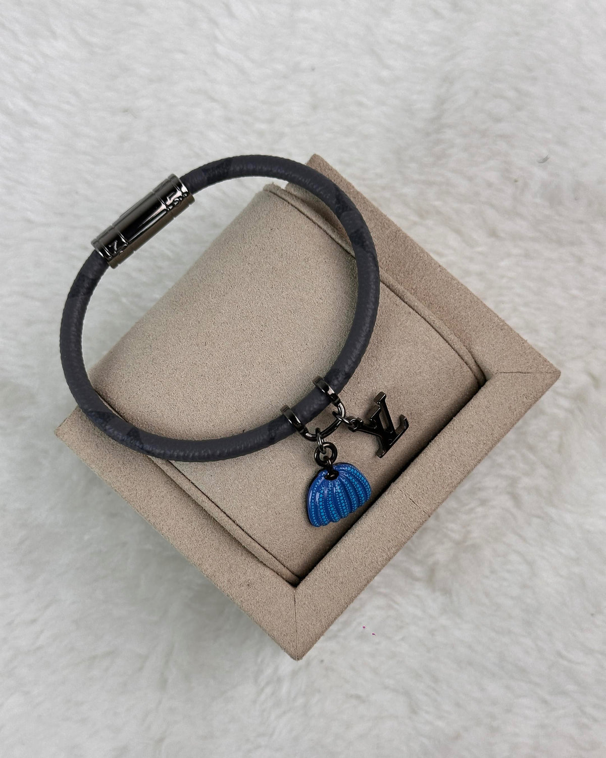 Louis Vuitton Yayoi Kusama Charm Bracelet - Grey, Blue - View 3