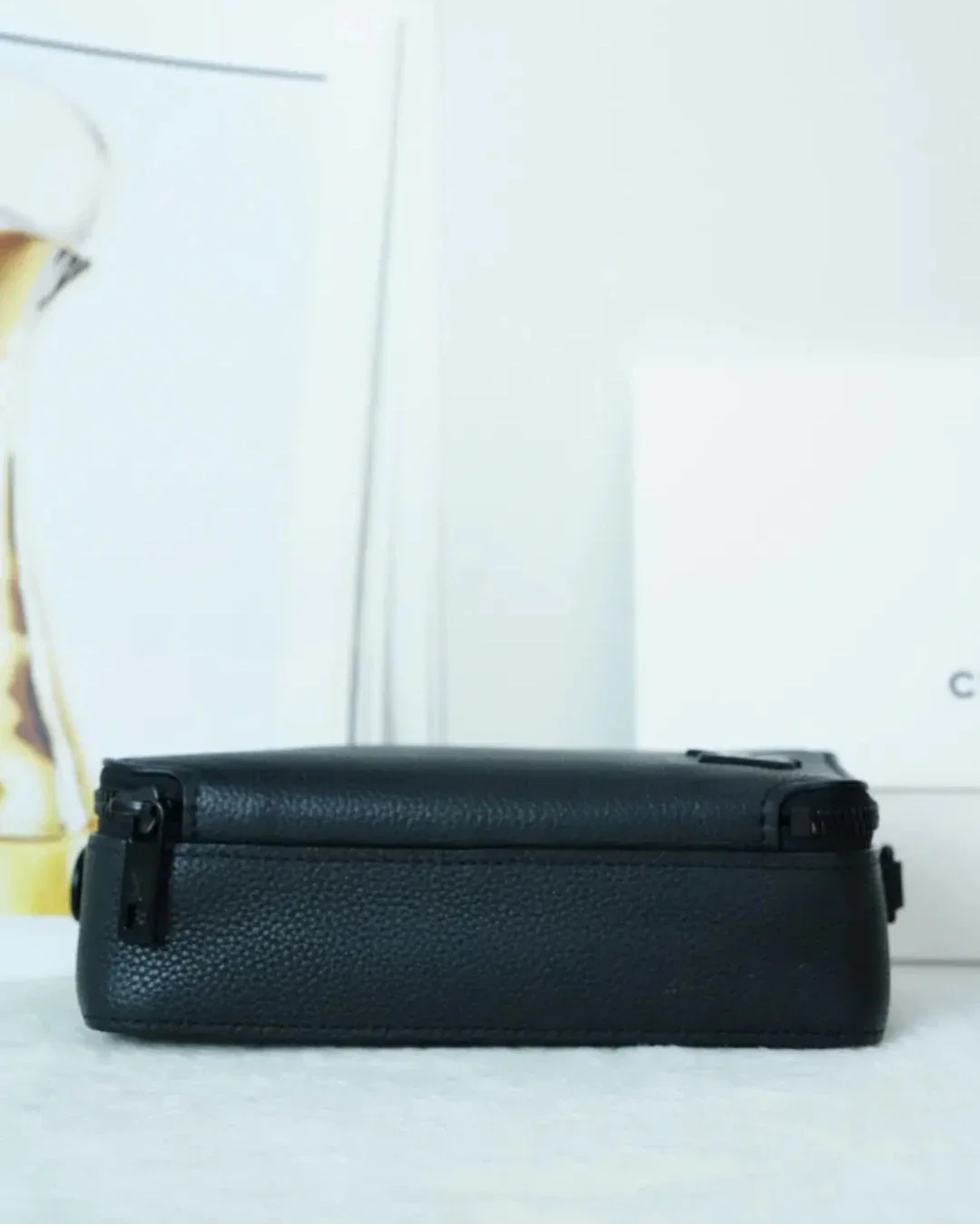 Louis Vuitton Alpha Wearable Wallet - Black - View 5