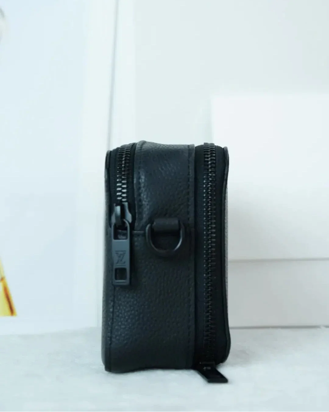 Louis Vuitton Alpha Wearable Wallet - Black - View 4
