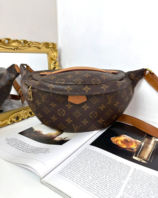 Louis Vuitton Monogram Bumbag - Brown - View 1